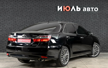 Toyota Camry, 2017 год, 2 390 000 рублей, 4 фотография