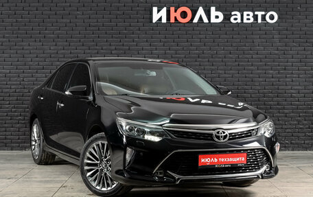 Toyota Camry, 2017 год, 2 390 000 рублей, 3 фотография
