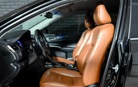 Toyota Camry, 2017 год, 2 390 000 рублей, 10 фотография