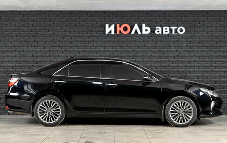 Toyota Camry, 2017 год, 2 390 000 рублей, 9 фотография