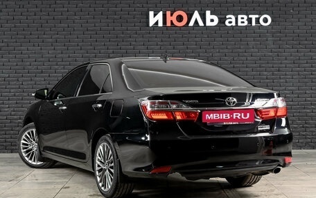 Toyota Camry, 2017 год, 2 390 000 рублей, 7 фотография