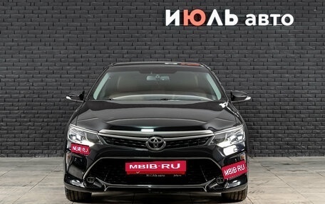 Toyota Camry, 2017 год, 2 390 000 рублей, 2 фотография