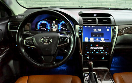 Toyota Camry, 2017 год, 2 390 000 рублей, 18 фотография