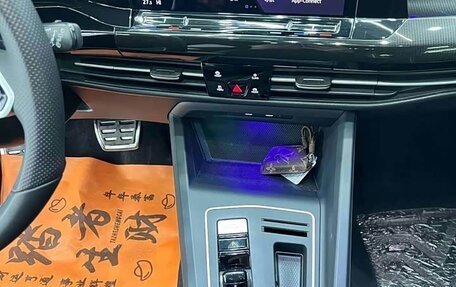 Volkswagen Golf VIII, 2022 год, 1 910 000 рублей, 12 фотография