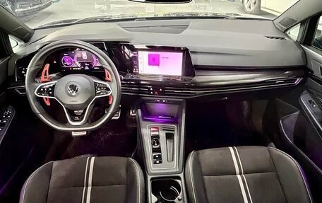 Volkswagen Golf VIII, 2022 год, 1 910 000 рублей, 26 фотография