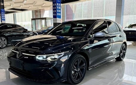 Volkswagen Golf VIII, 2022 год, 1 910 000 рублей, 21 фотография