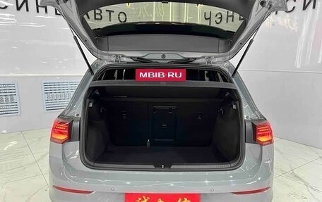 Volkswagen Golf VIII, 2022 год, 1 910 000 рублей, 17 фотография