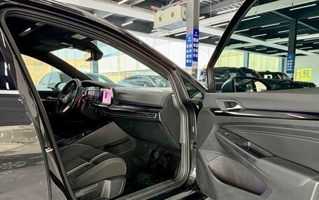 Volkswagen Golf VIII, 2022 год, 1 910 000 рублей, 28 фотография