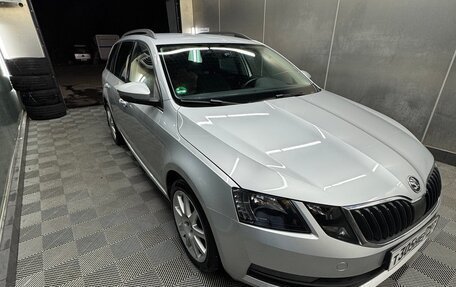 Skoda Octavia, 2017 год, 1 900 000 рублей, 5 фотография