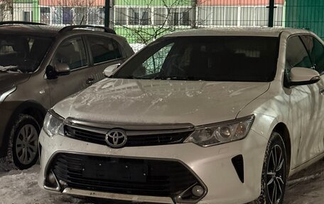 Toyota Camry, 2017 год, 2 250 000 рублей, 2 фотография