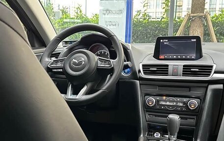 Mazda 3, 2019 год, 1 930 000 рублей, 12 фотография