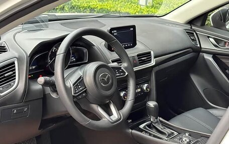 Mazda 3, 2019 год, 1 930 000 рублей, 13 фотография