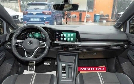 Volkswagen Golf VIII, 2022 год, 1 800 000 рублей, 9 фотография