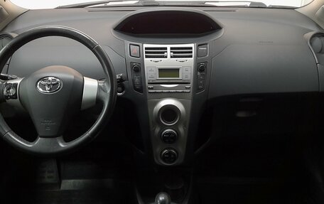 Toyota Yaris III рестайлинг, 2008 год, 617 000 рублей, 13 фотография