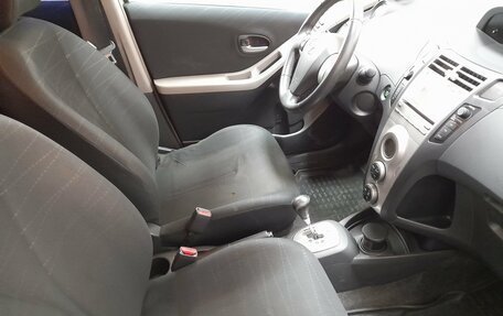 Toyota Yaris III рестайлинг, 2008 год, 617 000 рублей, 12 фотография