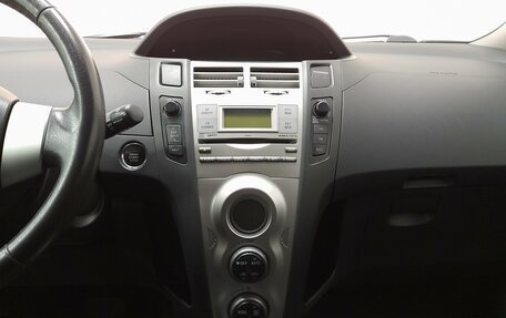 Toyota Yaris III рестайлинг, 2008 год, 617 000 рублей, 15 фотография