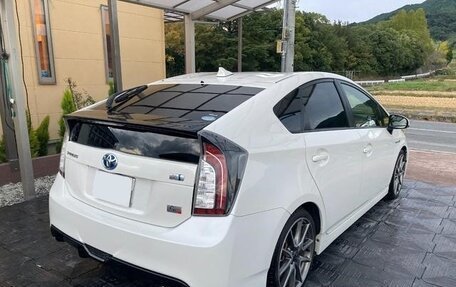 Toyota Prius, 2015 год, 1 295 000 рублей, 6 фотография