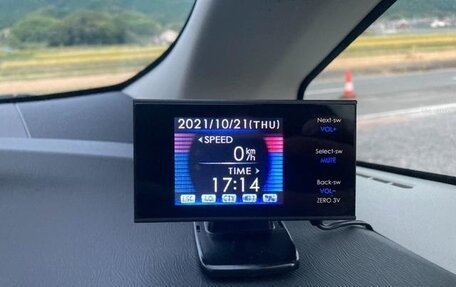 Toyota Prius, 2015 год, 1 295 000 рублей, 14 фотография