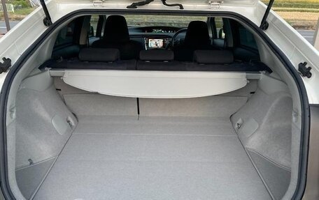 Toyota Prius, 2015 год, 1 295 000 рублей, 26 фотография