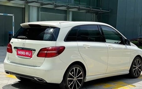 Mercedes-Benz B-Класс, 2018 год, 1 835 000 рублей, 6 фотография