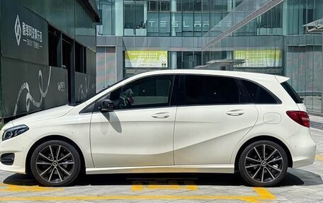 Mercedes-Benz B-Класс, 2018 год, 1 835 000 рублей, 19 фотография