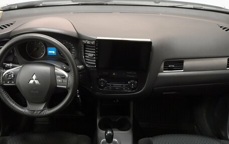 Mitsubishi Outlander III рестайлинг 3, 2013 год, 1 449 000 рублей, 11 фотография
