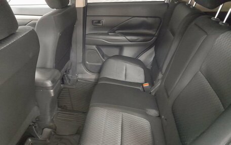 Mitsubishi Outlander III рестайлинг 3, 2013 год, 1 449 000 рублей, 17 фотография