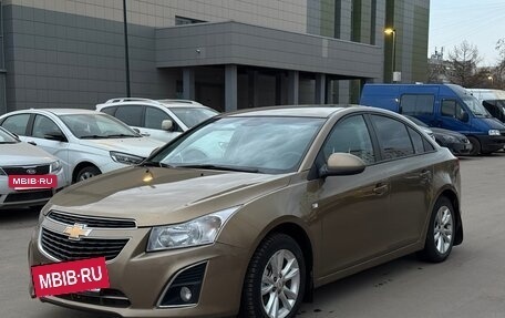 Chevrolet Cruze II, 2013 год, 900 000 рублей, 2 фотография