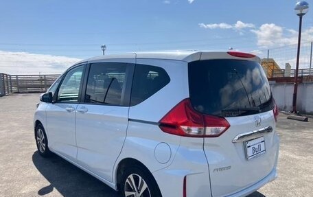 Honda Freed II, 2022 год, 1 540 000 рублей, 7 фотография