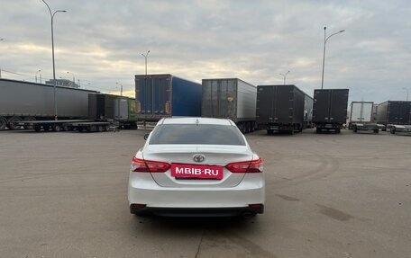 Toyota Camry, 2019 год, 1 950 000 рублей, 4 фотография