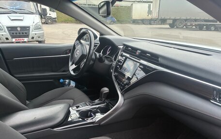 Toyota Camry, 2019 год, 1 950 000 рублей, 7 фотография