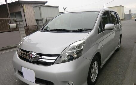 Toyota ISis I, 2011 год, 950 000 рублей, 1 фотография