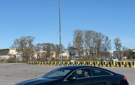 Mercedes-Benz E-Класс, 2019 год, 4 500 000 рублей, 2 фотография