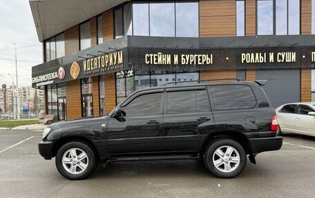 Toyota Land Cruiser 100 рестайлинг 2, 2006 год, 2 195 000 рублей, 2 фотография