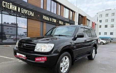 Toyota Land Cruiser 100 рестайлинг 2, 2006 год, 2 195 000 рублей, 6 фотография