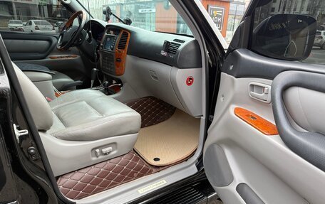 Toyota Land Cruiser 100 рестайлинг 2, 2006 год, 2 195 000 рублей, 9 фотография