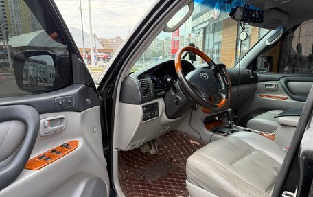 Toyota Land Cruiser 100 рестайлинг 2, 2006 год, 2 195 000 рублей, 12 фотография