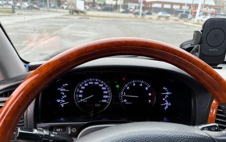 Toyota Land Cruiser 100 рестайлинг 2, 2006 год, 2 195 000 рублей, 13 фотография