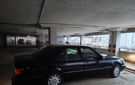 Mercedes-Benz E-Класс, 1992 год, 410 000 рублей, 2 фотография