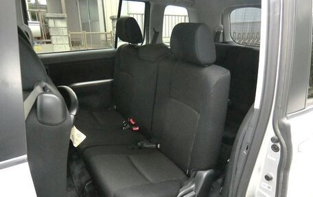 Toyota ISis I, 2011 год, 950 000 рублей, 10 фотография