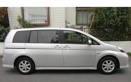 Toyota ISis I, 2011 год, 950 000 рублей, 6 фотография