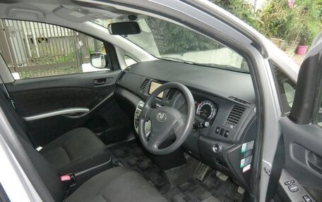 Toyota ISis I, 2011 год, 950 000 рублей, 8 фотография