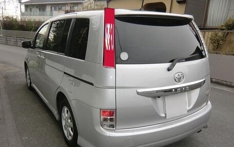 Toyota ISis I, 2011 год, 950 000 рублей, 4 фотография