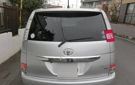 Toyota ISis I, 2011 год, 950 000 рублей, 5 фотография