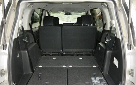 Toyota ISis I, 2011 год, 950 000 рублей, 13 фотография