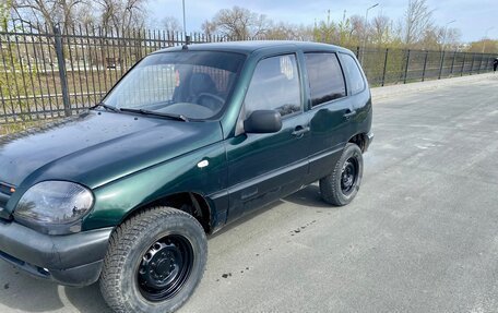 Chevrolet Niva I рестайлинг, 2003 год, 180 000 рублей, 2 фотография