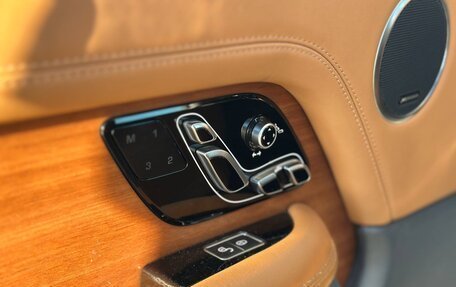 Land Rover Range Rover IV рестайлинг, 2018 год, 7 000 000 рублей, 17 фотография