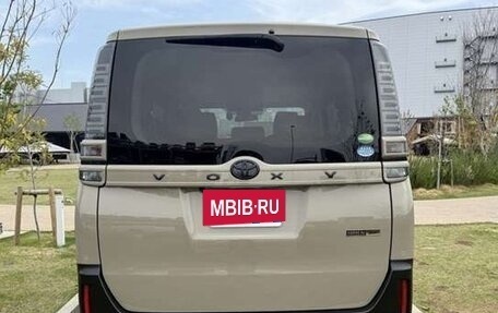 Toyota Voxy III, 2021 год, 1 950 000 рублей, 6 фотография