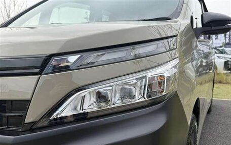 Toyota Voxy III, 2021 год, 1 950 000 рублей, 11 фотография