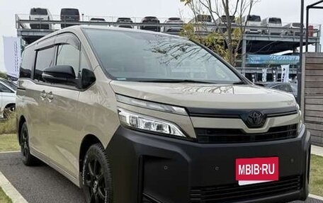 Toyota Voxy III, 2021 год, 1 950 000 рублей, 4 фотография